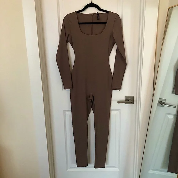 SKIMS All-in-One Scoop Neck Long Sleeve Jumpsuit - Picture 5 of 7
